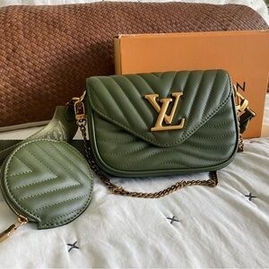 LOUIS VUITTON LV New Wave Muliti Pochette in 🌵🍏📗💚 Green 💚💚💚💚💚